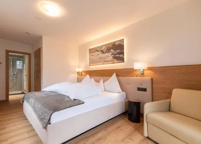 维尔贝拉酒店 *