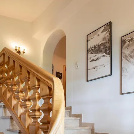 维尔贝拉酒店 *